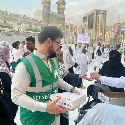 Distribute Dates In Makkah & Madinah